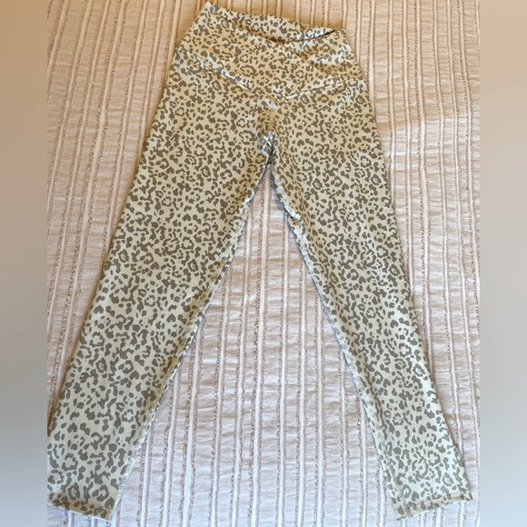 Crossover cheeta print leggings - Picture 2 of 10